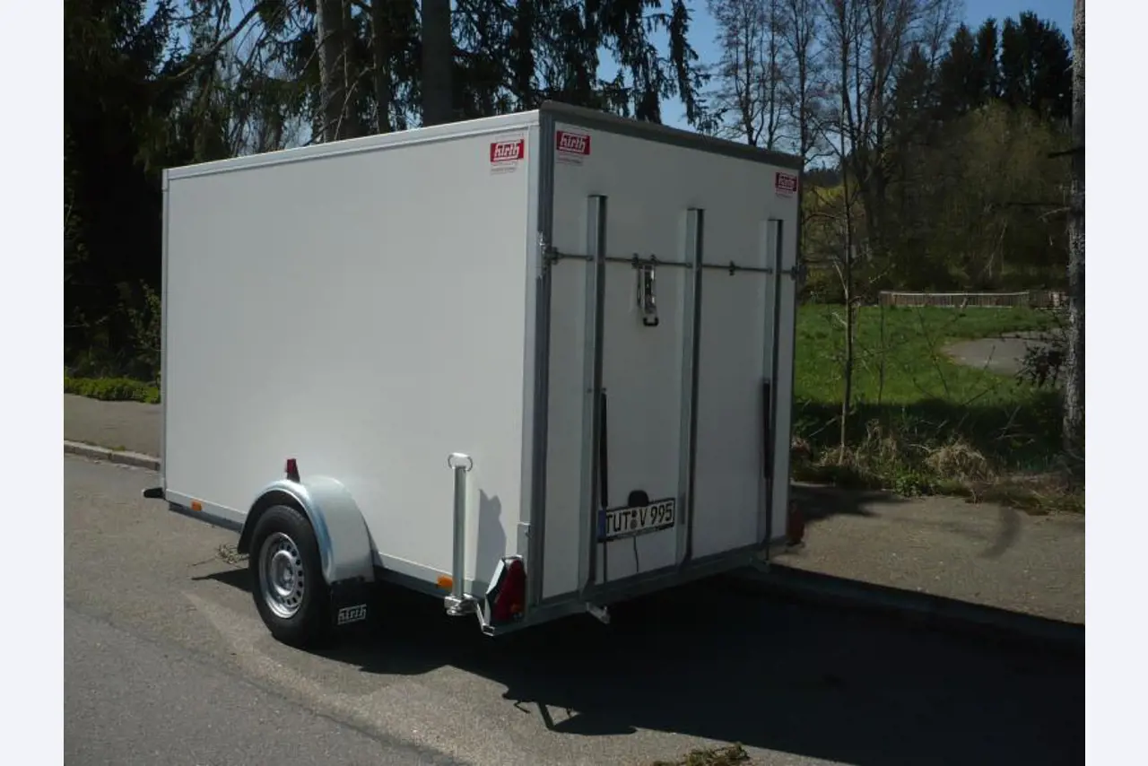 Well maintained water filling line, labeller, robotic cell for palletizing and FILLING LINE FOR FILLING KEGS-1