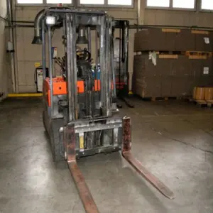 electric forklift truck Toyota FBMF25