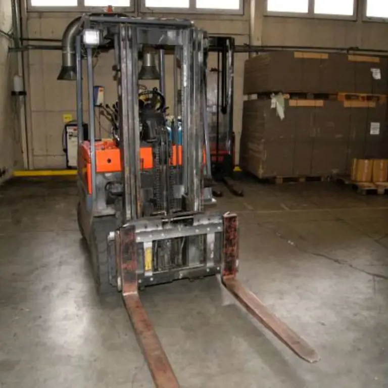 electric forklift truck Toyota FBMF25