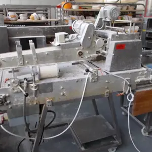 Pretzel twisting machine Universum