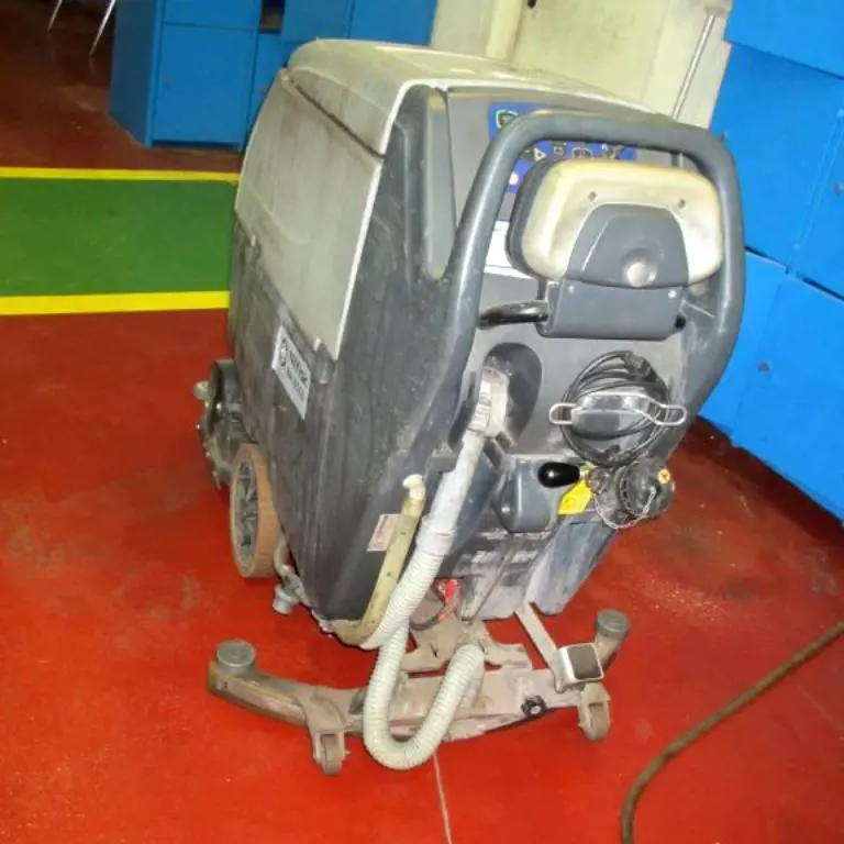 sweeping/vacuum machine (-released at a later date: 31 May 2016-) Nilfisk BA551D