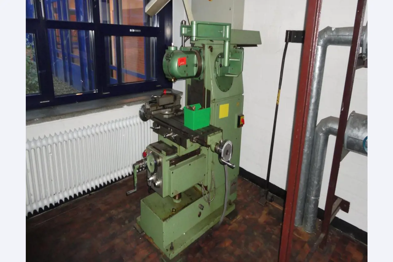 Staatliche Gewerbeschule Verkehrstechnik, Arbeitstechnik, Ernährung (G 20)-1