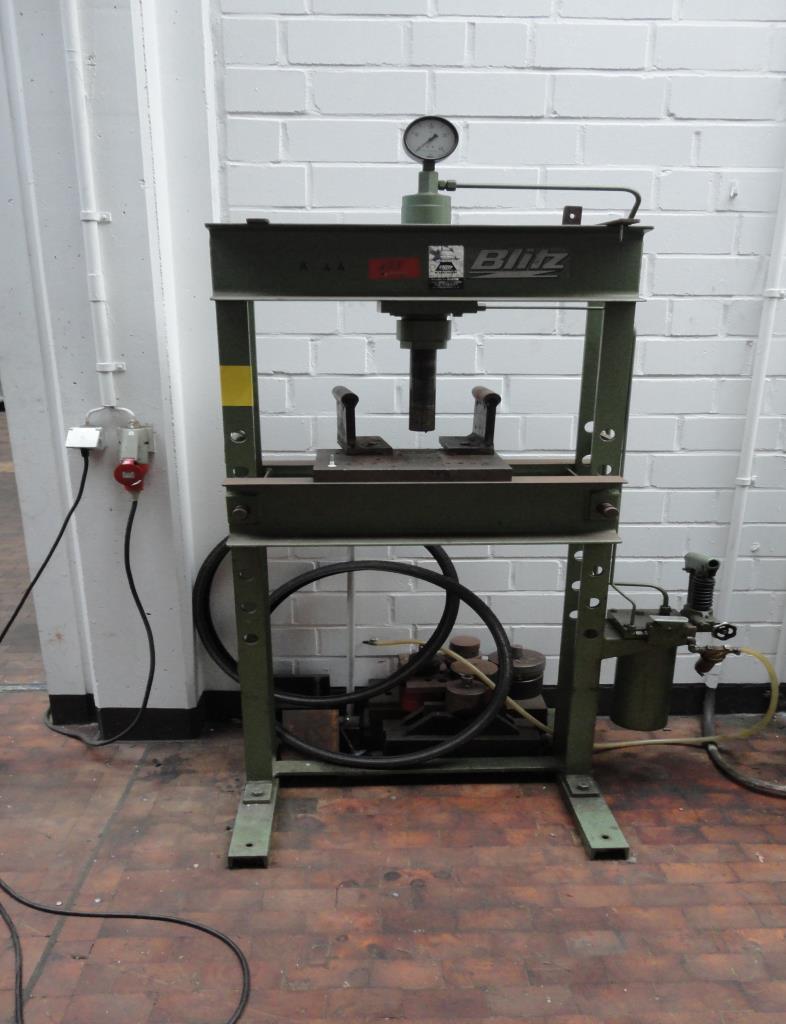 Staatliche Gewerbeschule Verkehrstechnik, Arbeitstechnik, Ernährung (G 20)-1