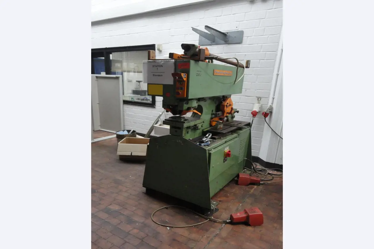 Državna poklicna šola za prometno tehniko, tehnologijo dela in prehrano (G 20)-1