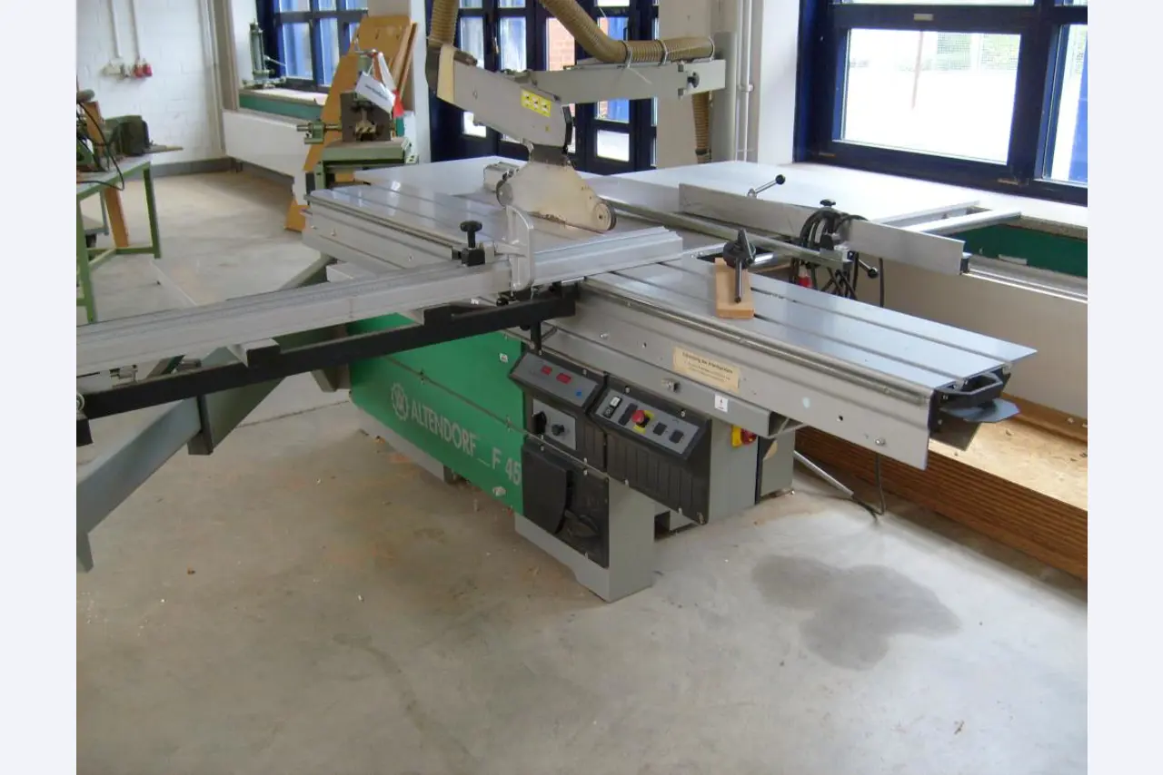 Staatliche Gewerbeschule Verkehrstechnik, Arbeitstechnik, Ernährung (G 20)-3