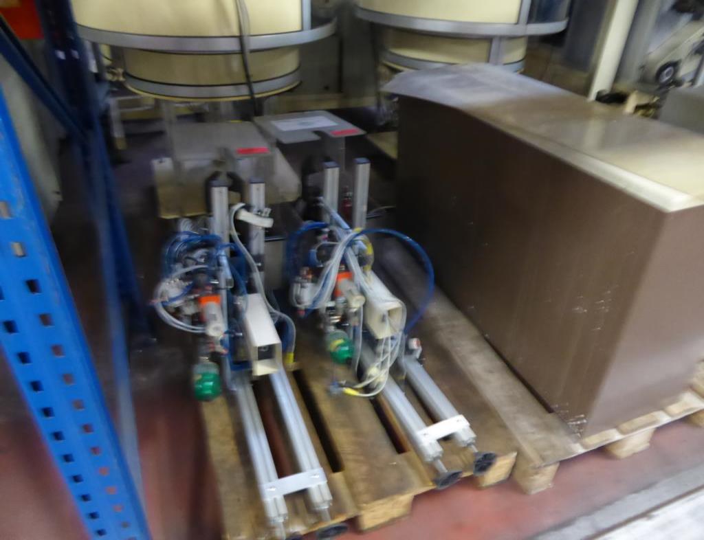 Máquinas-ferramentas e máquinas para trabalhar metais <br> de uma empresa de média dimensão-11