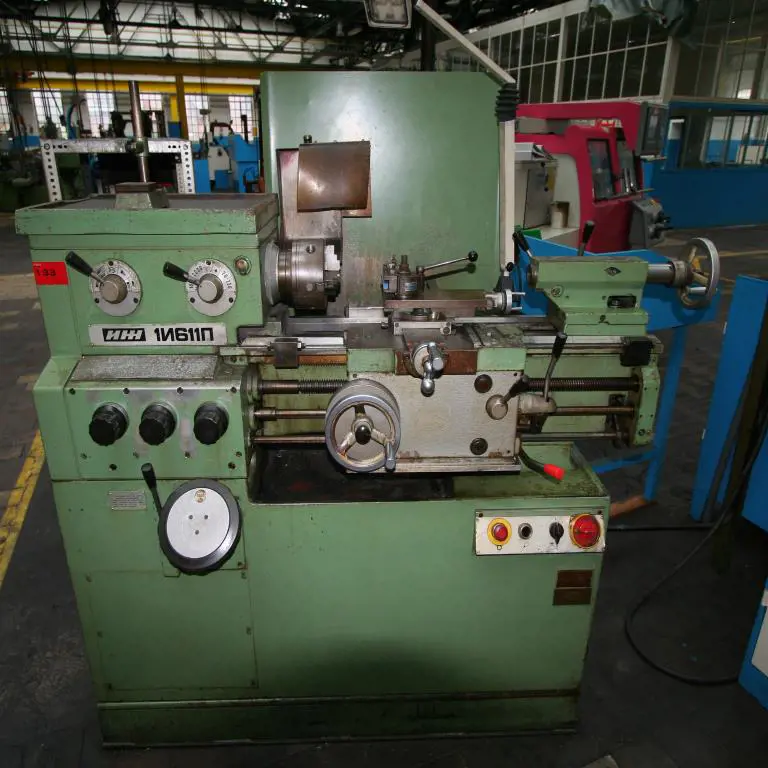 sliding and screw cutting lathe Stanko 1 J 611P