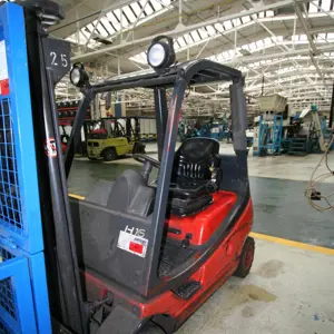 gas-powered forklift truck Linde H16 T2