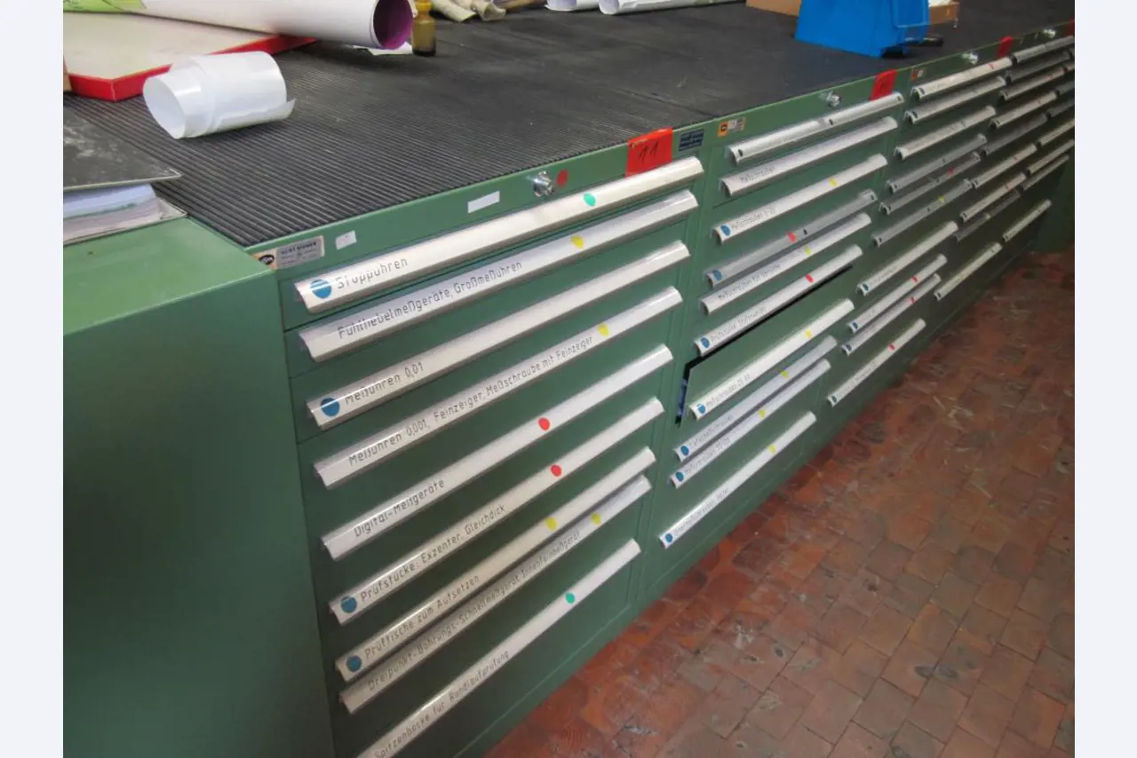 former Staatliche Gewerbeschule Metalltechnik mit technischem Gymnasium (G17) -1