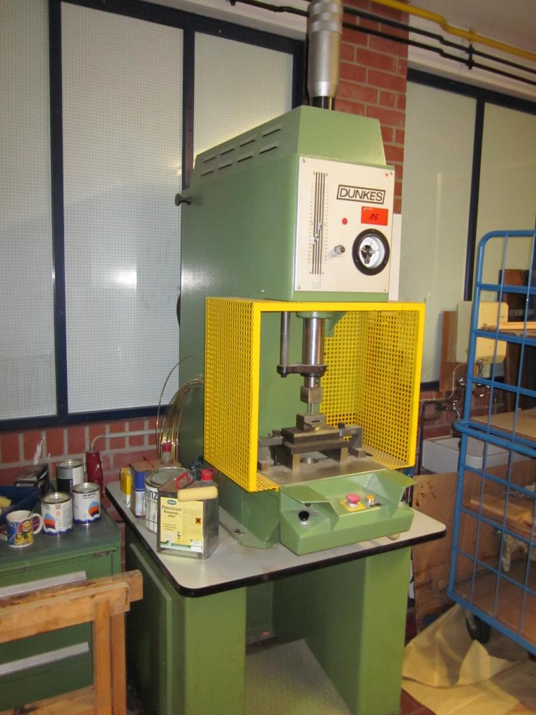 former Staatliche Gewerbeschule Metalltechnik mit technischem Gymnasium (G17) -2