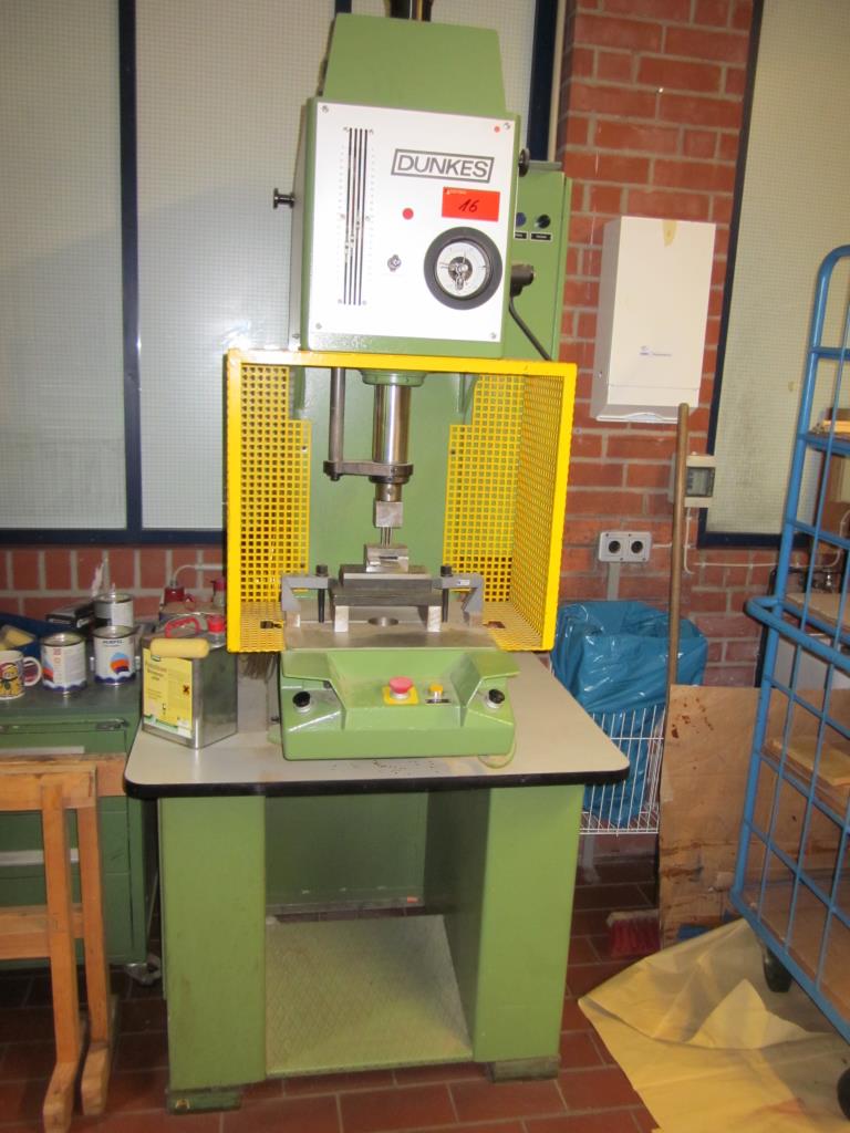 former Staatliche Gewerbeschule Metalltechnik mit technischem Gymnasium (G17) -1