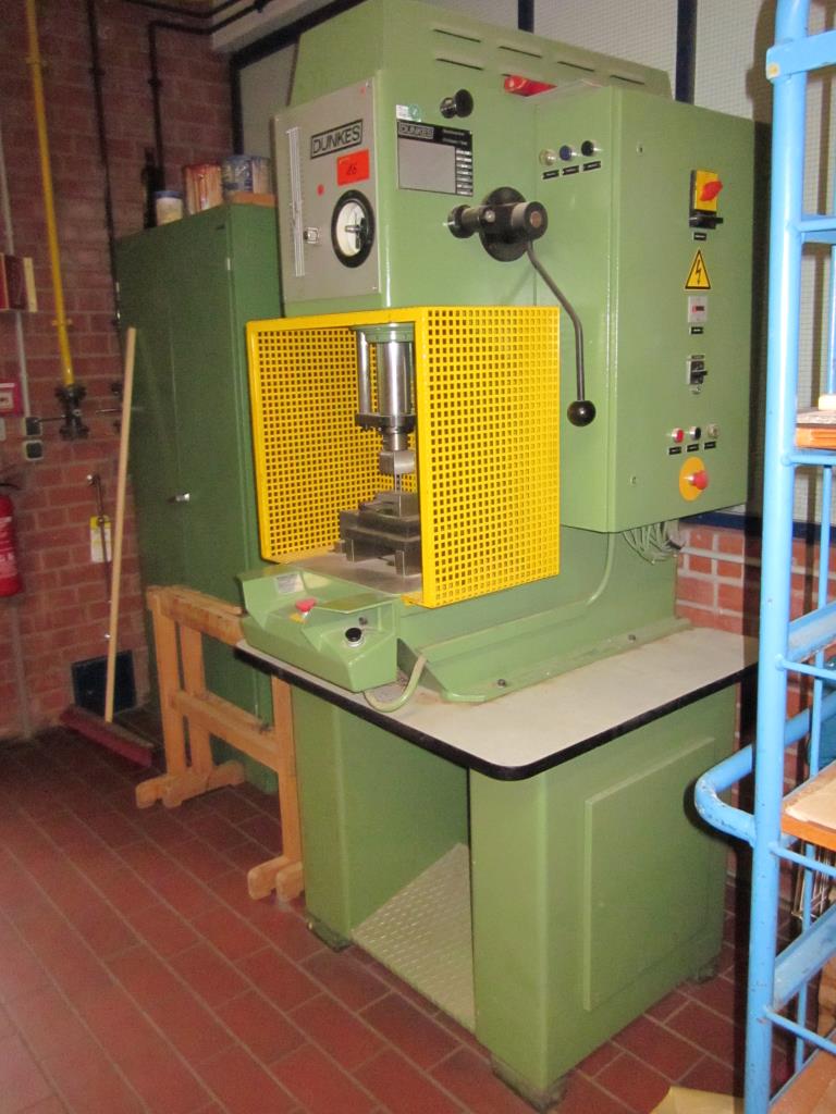 former Staatliche Gewerbeschule Metalltechnik mit technischem Gymnasium (G17) -3