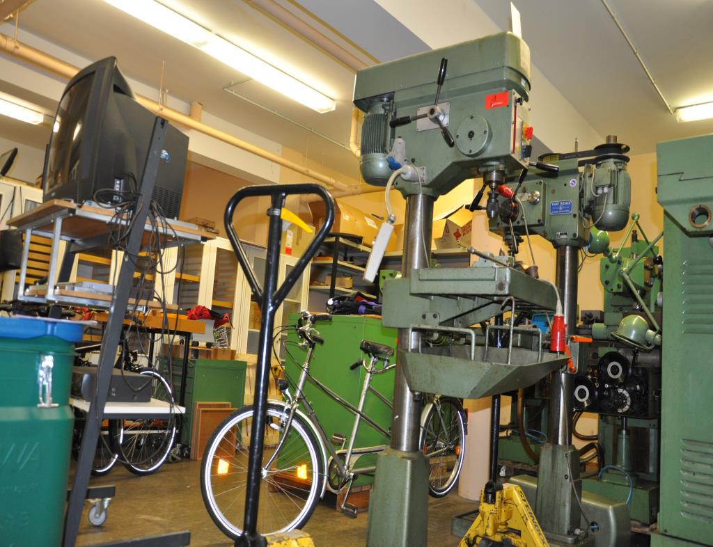 former Staatliche Gewerbeschule Metalltechnik mit technischem Gymnasium (G17) -2