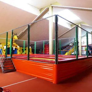 Obiekt z trampolinami HPS Playcompany