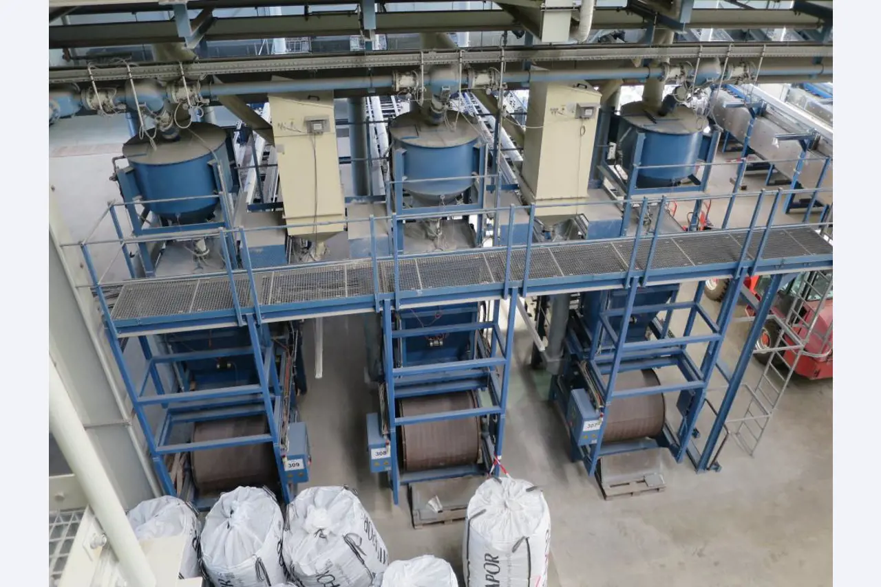 Machinery and equipment for the manufacture<br>of cellular glass (foam glass gravel) -8