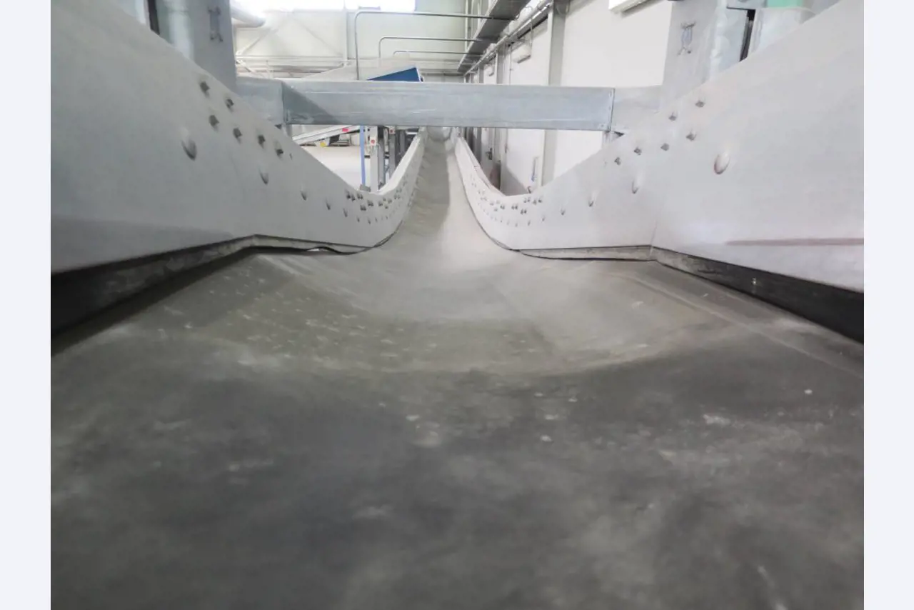 Máquinas e sistemas para a produção de <br>espuma de vidro em cascalho-2