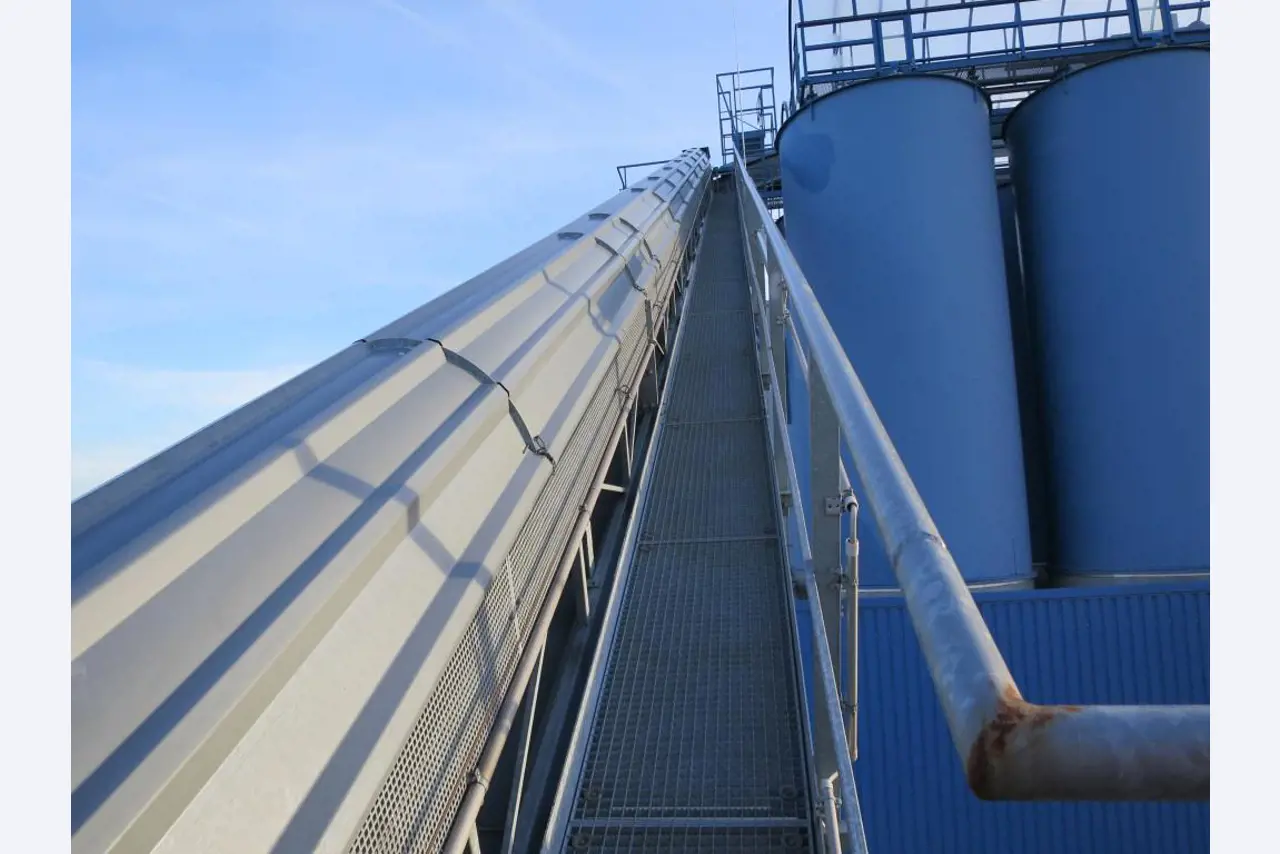 Machinery and equipment for the manufacture<br>of cellular glass (foam glass gravel) -1