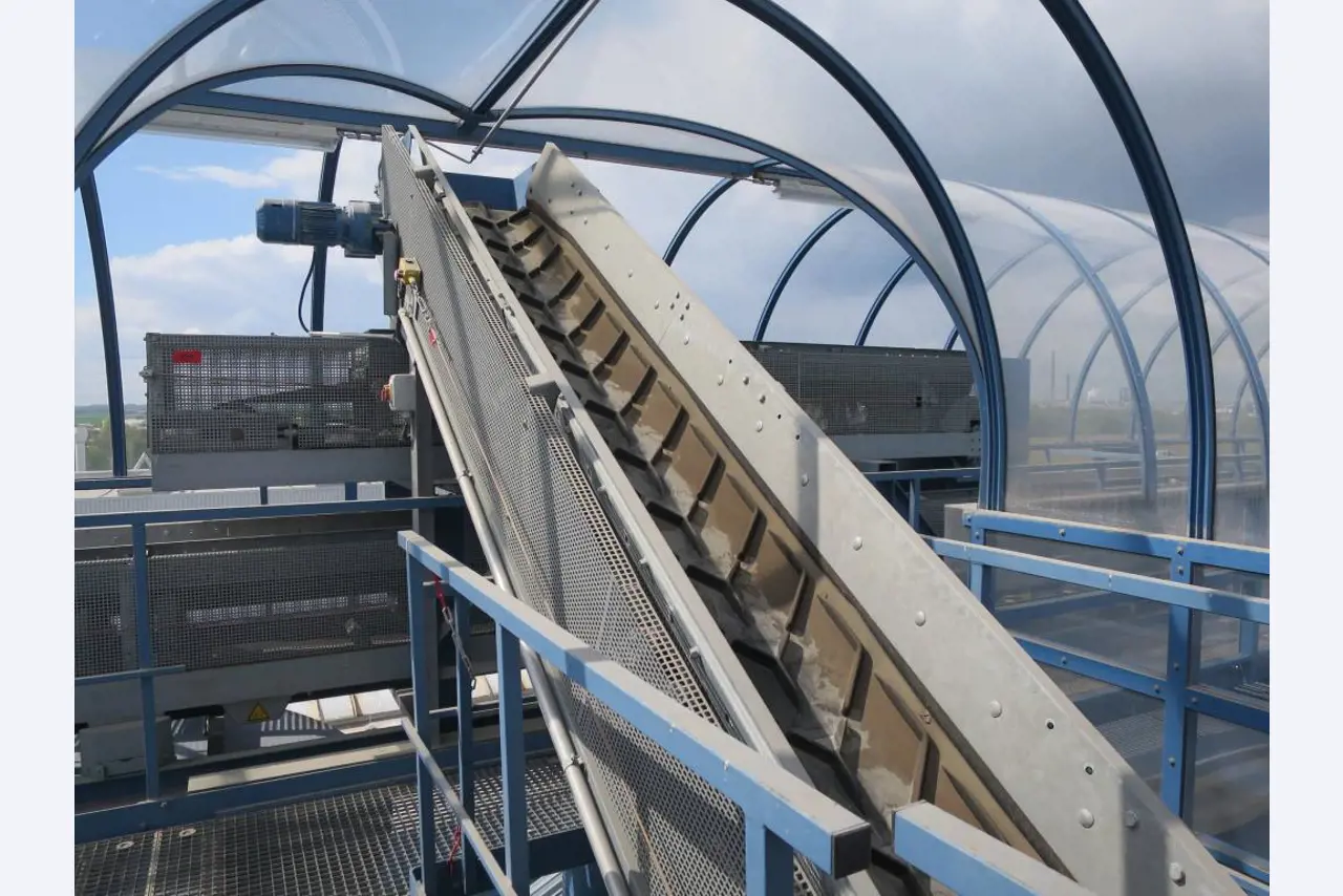 Machinery and equipment for the manufacture<br>of cellular glass (foam glass gravel) -1