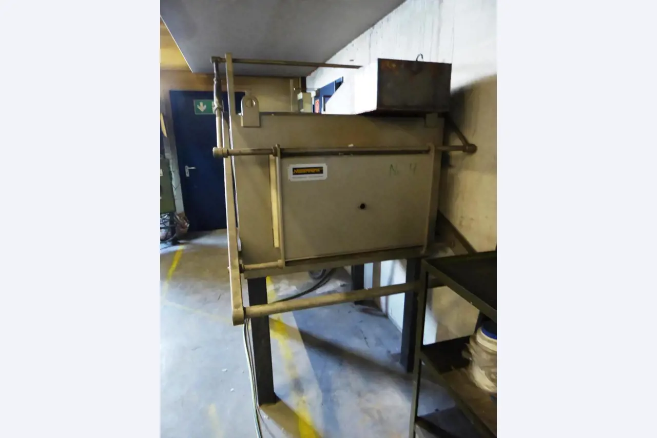 Máquinas de fundição injetada, de usinagem de metais e de revestimento em pó-2