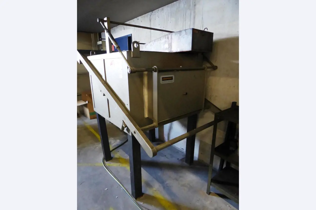 Máquinas de fundição injetada, de usinagem de metais e de revestimento em pó-3