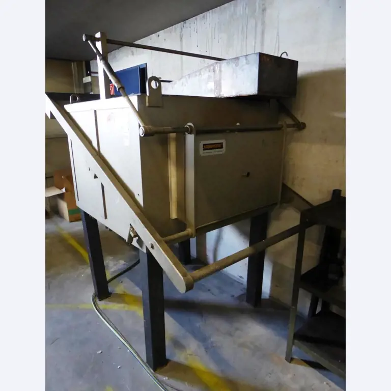 Máquinas de fundição injetada, de usinagem de metais e de revestimento em pó-3