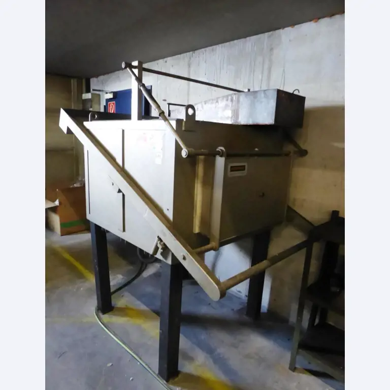 Máquinas de fundição injetada, de usinagem de metais e de revestimento em pó-6