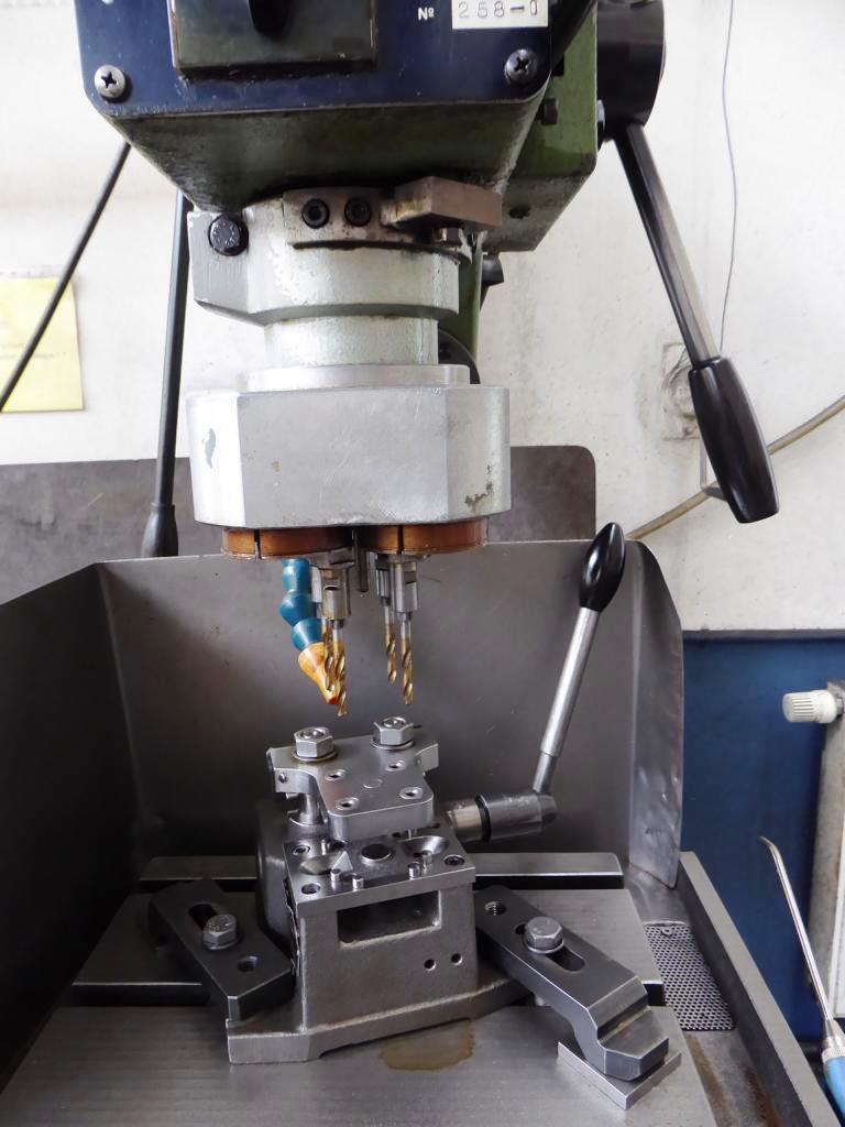 metal working machinery for the production of shearing systems-3