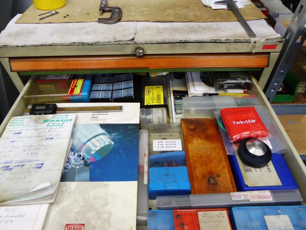 Máquinas para trabalhar metais para a produção de sistemas de corte-12