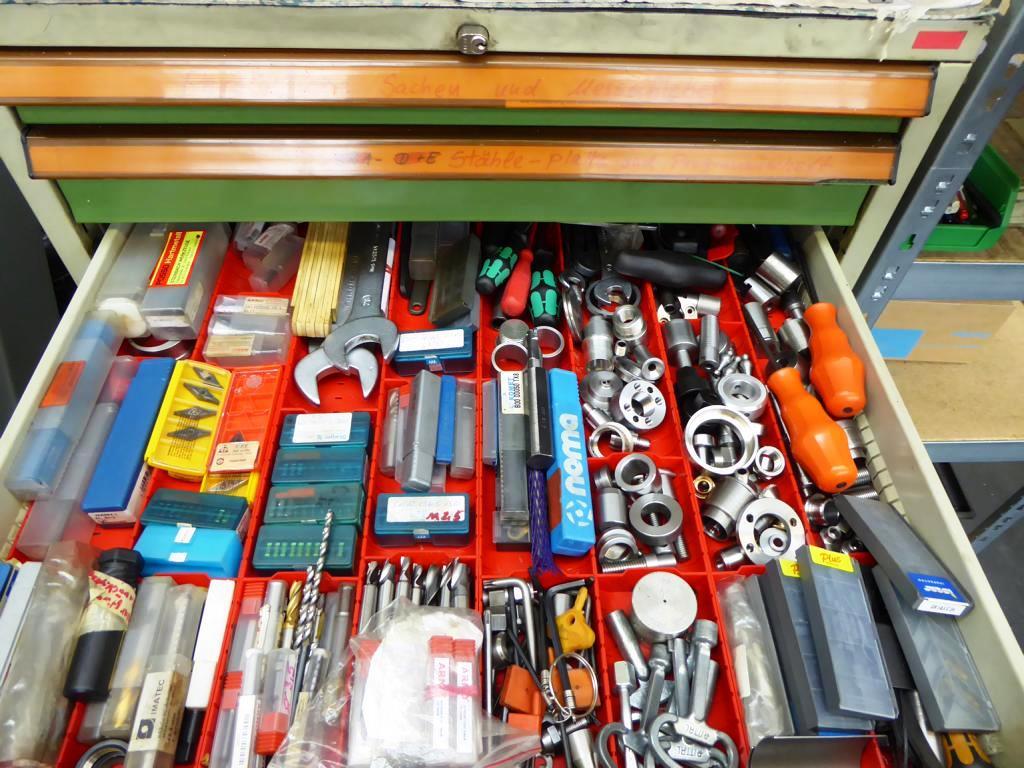 Máquinas para trabalhar metais para a produção de sistemas de corte-13