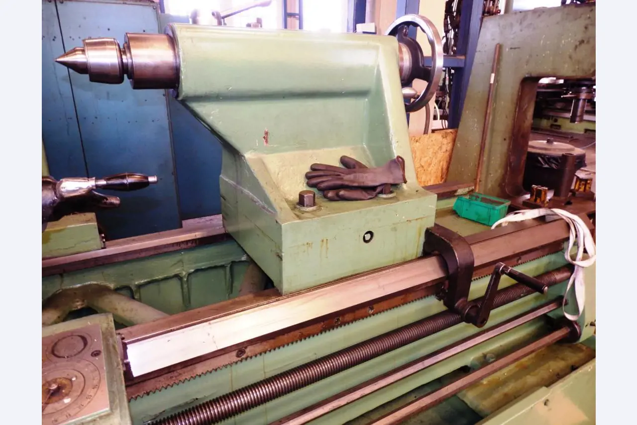 Metalworking Workshop Machinery-32
