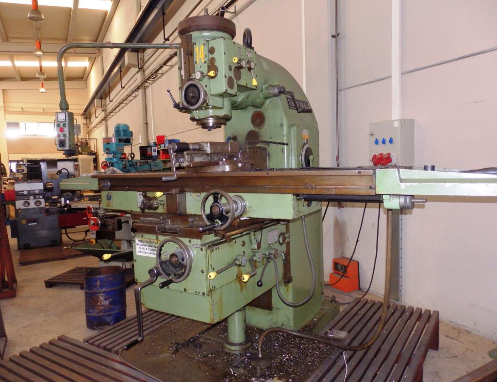 Metalworking Workshop Machinery-37