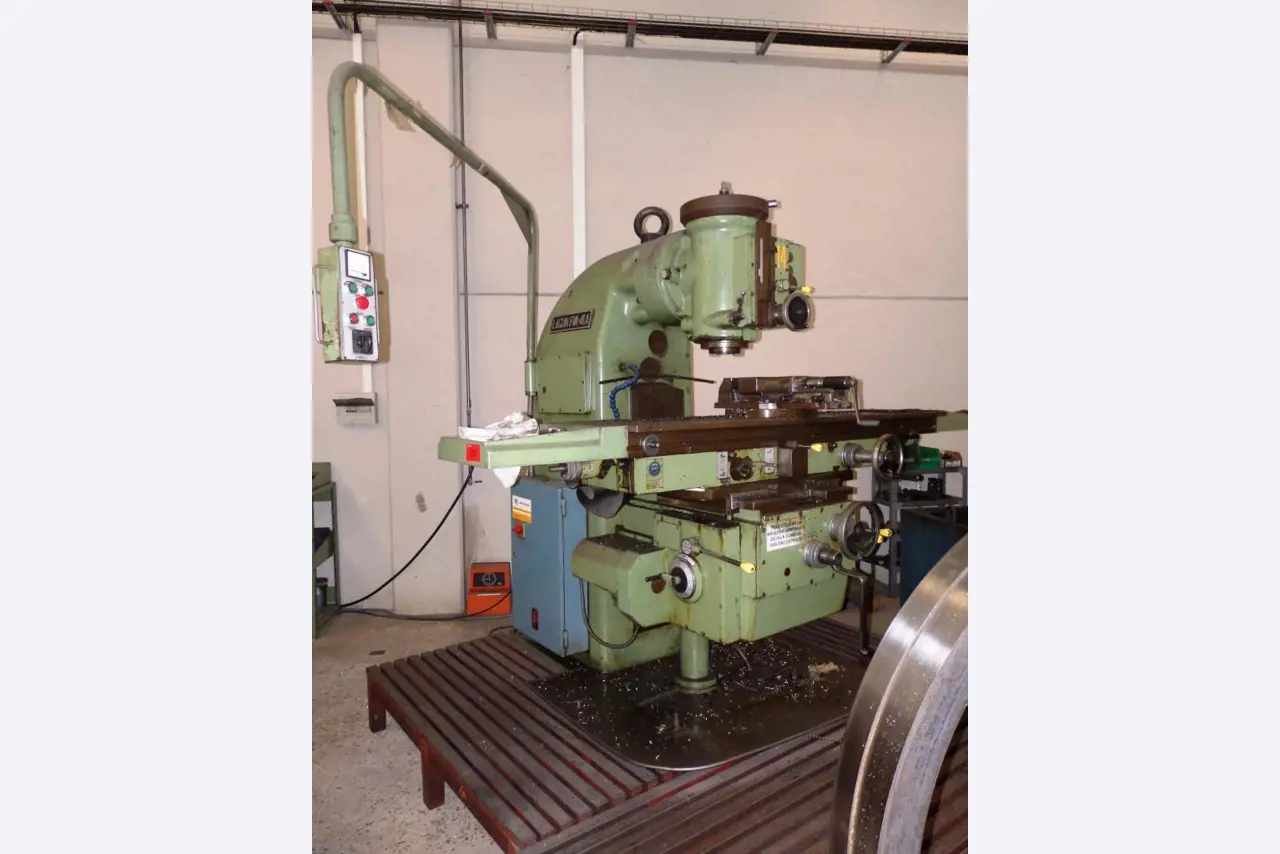 Metalworking Workshop Machinery-38