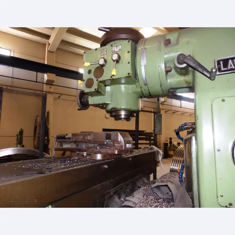 Metalworking Workshop Machinery-41