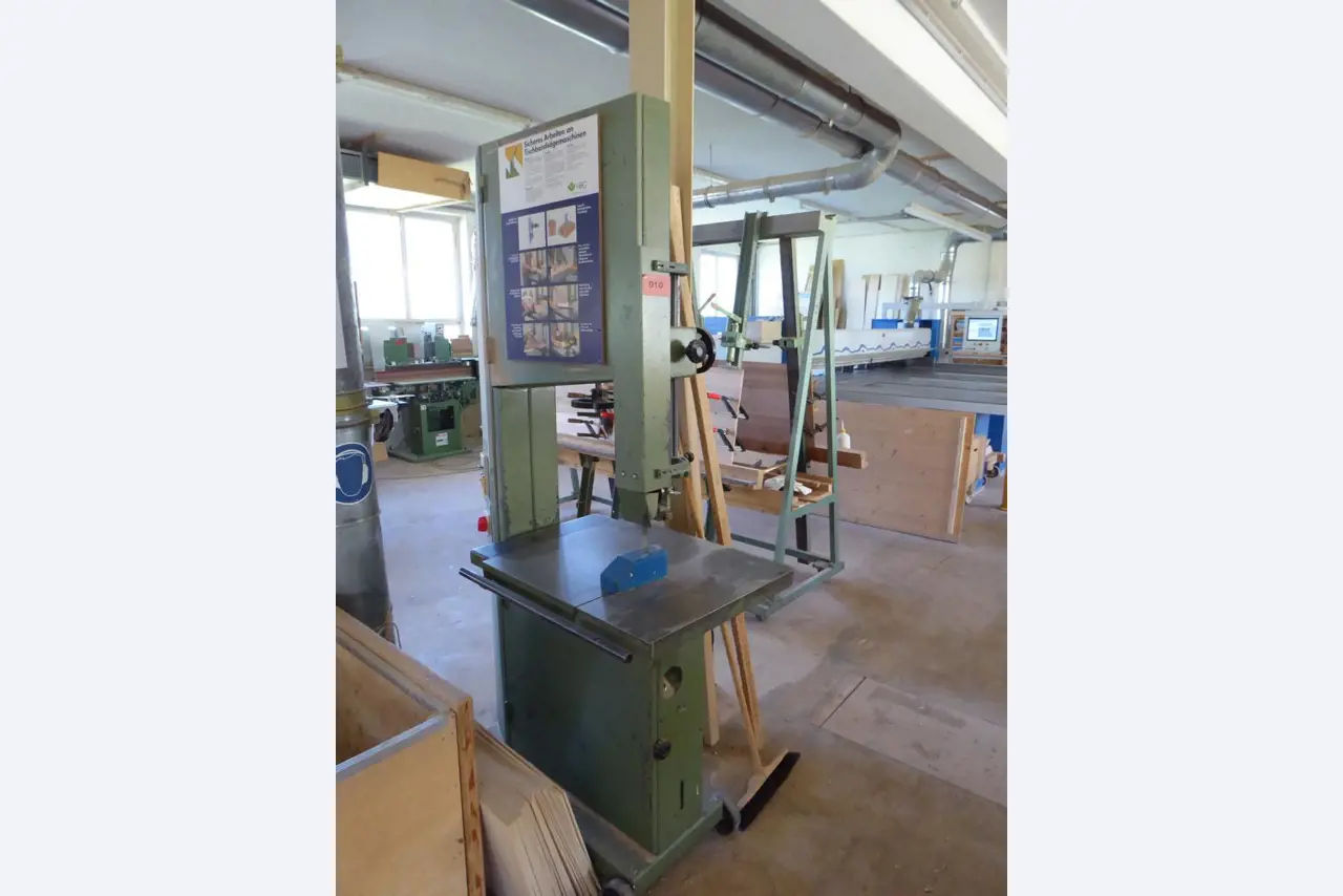 well-maintained woodworking machinery-1