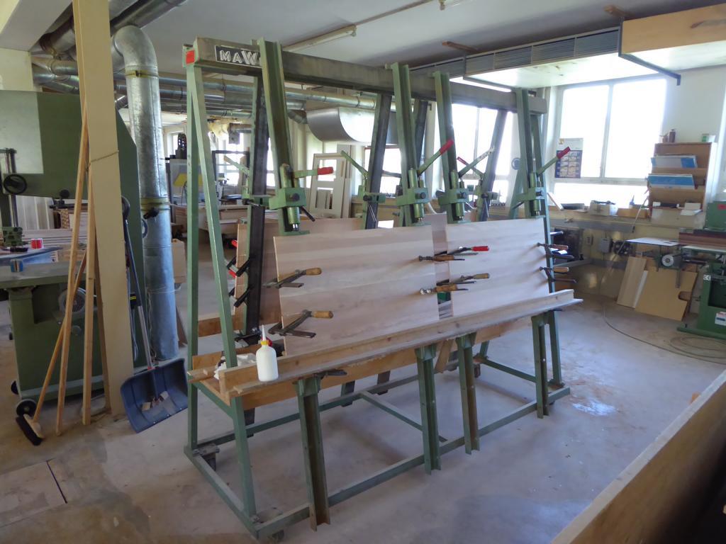well-maintained woodworking machinery-1