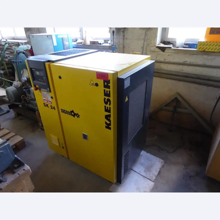 well-maintained woodworking machinery-1