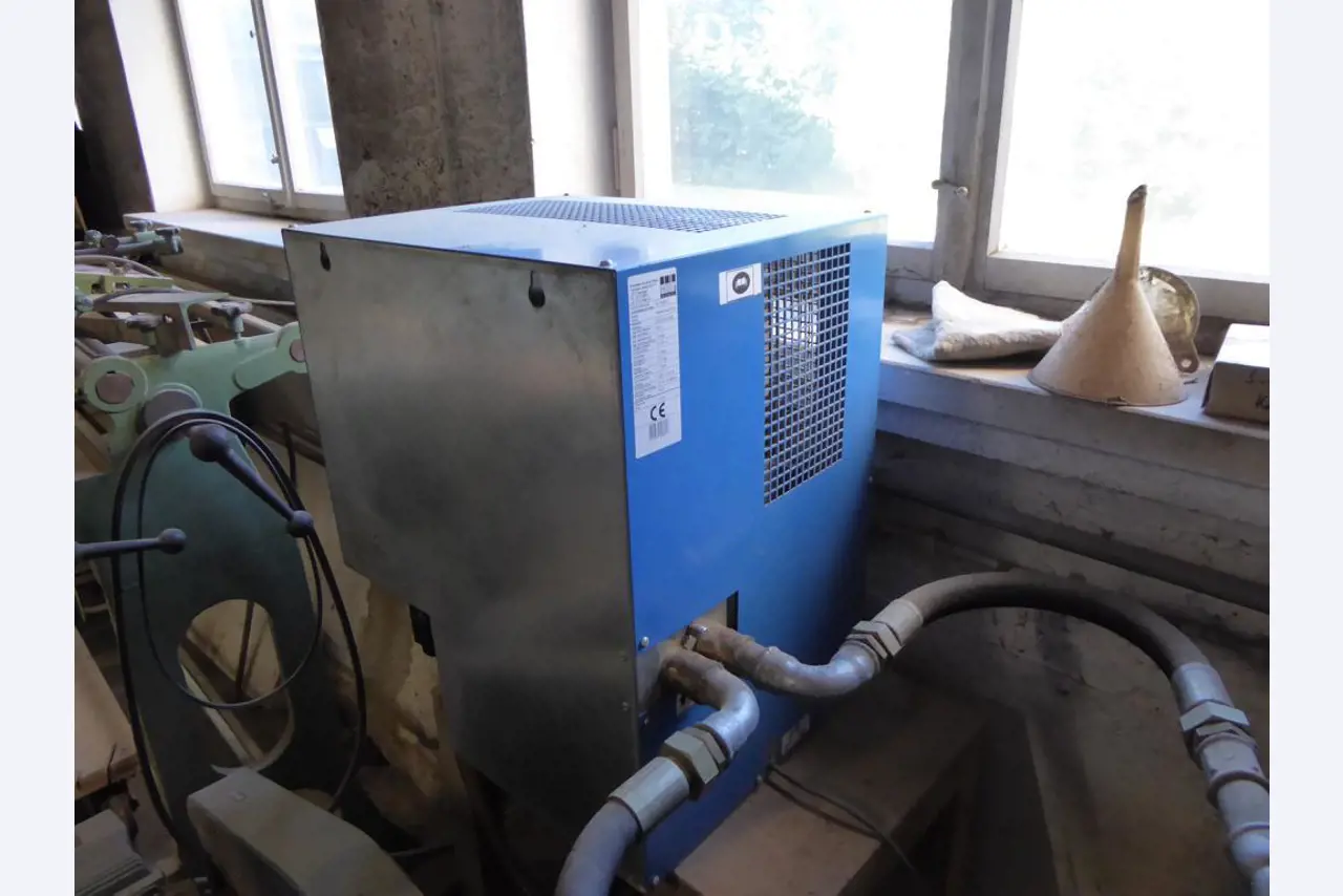 well-maintained woodworking machinery-3