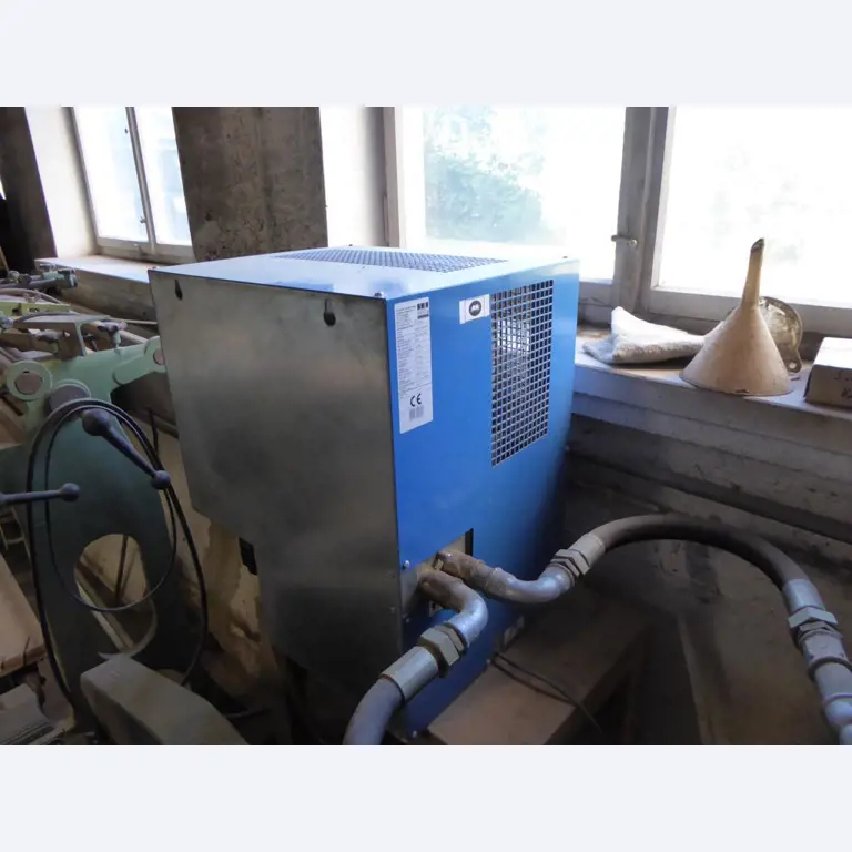 well-maintained woodworking machinery-3