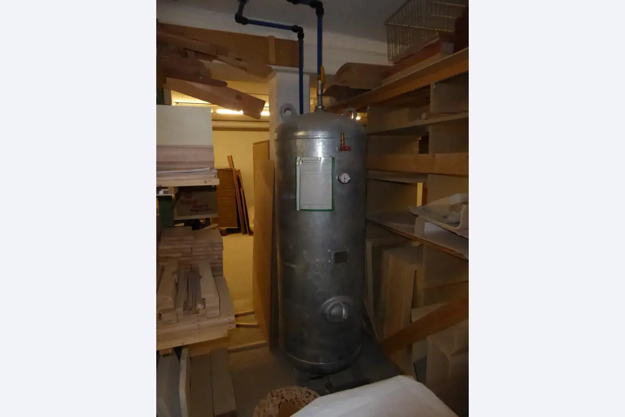 well-maintained woodworking machinery-5