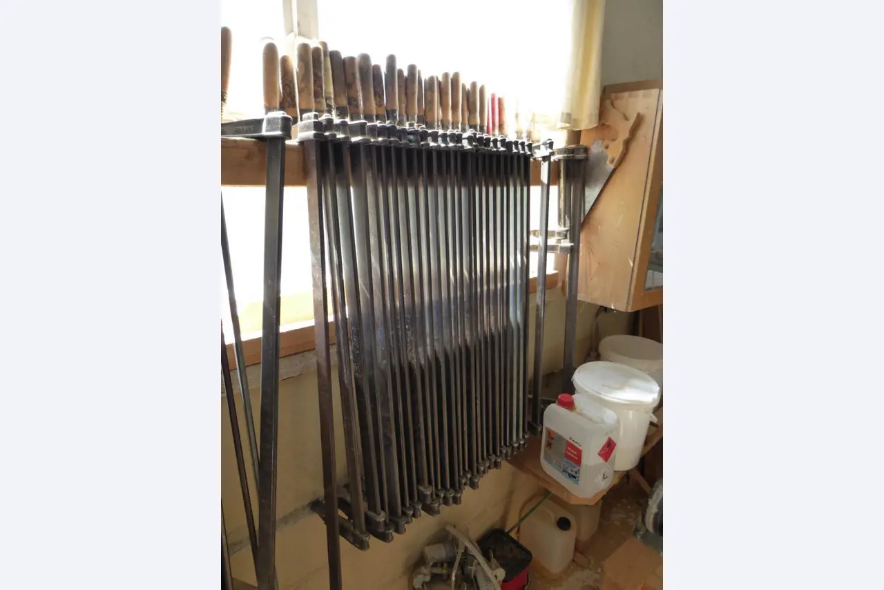 well-maintained woodworking machinery-2