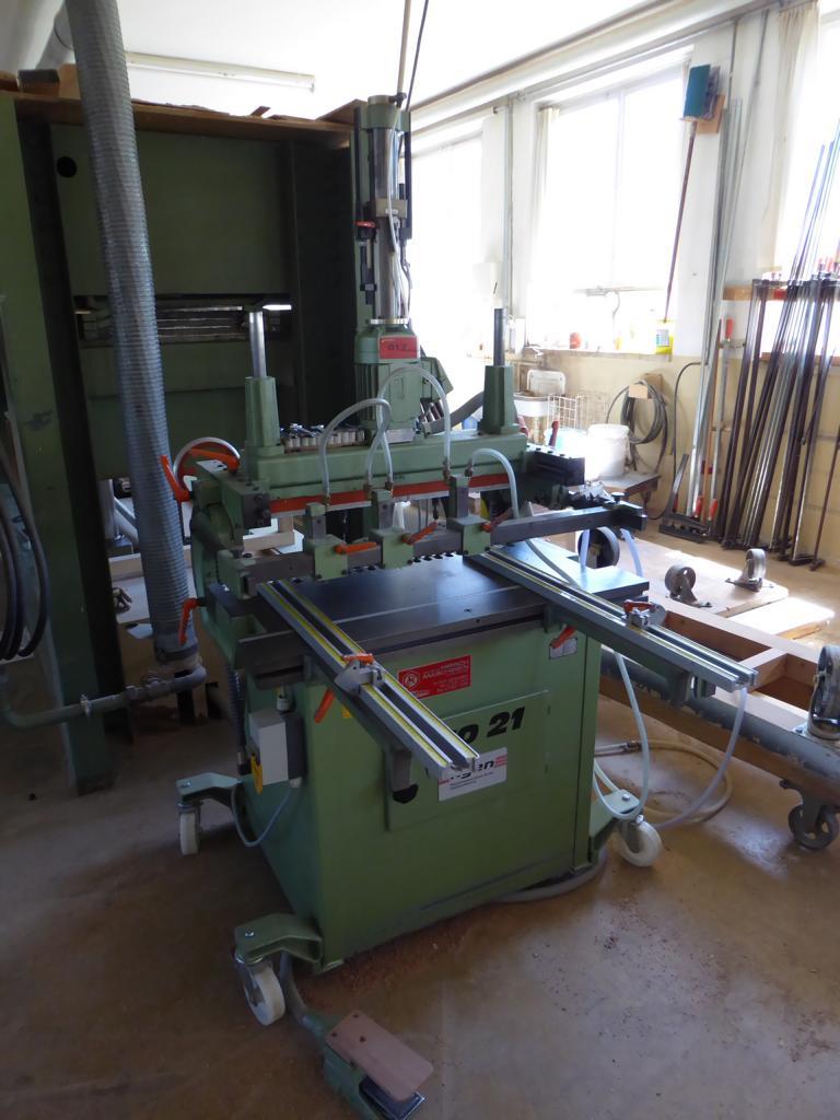 well-maintained woodworking machinery-2