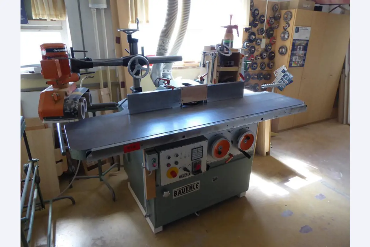 des machines à bois bien entretenues-1