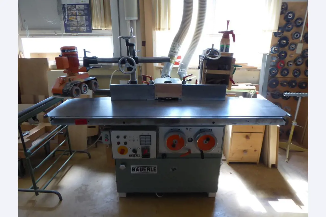 des machines à bois bien entretenues-2