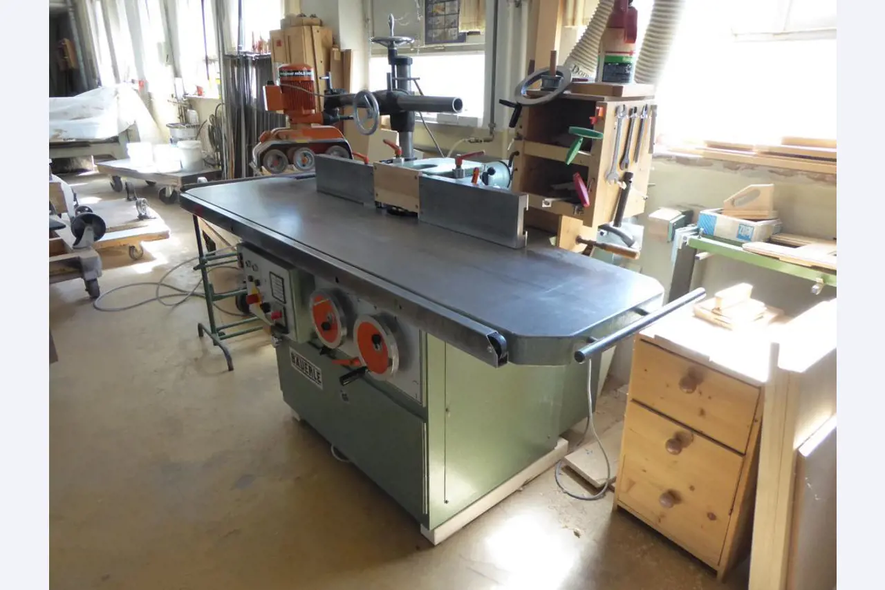 des machines à bois bien entretenues-3