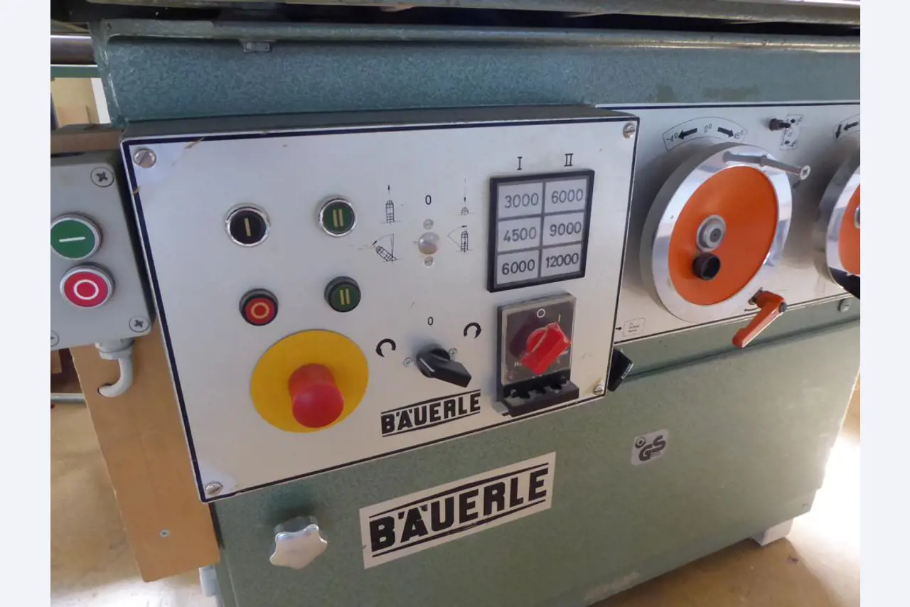 des machines à bois bien entretenues-4