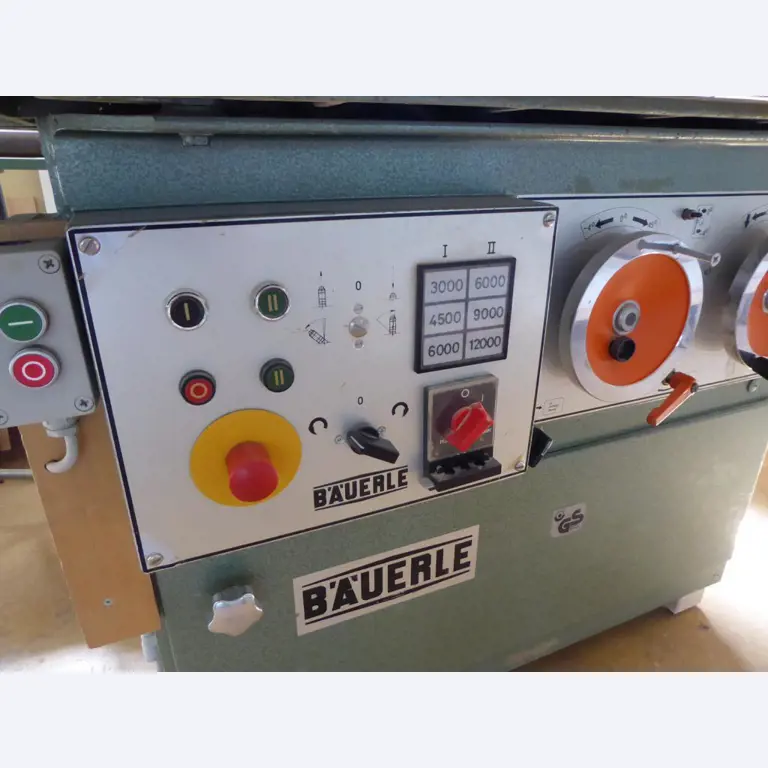 des machines à bois bien entretenues-4