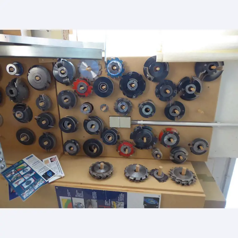 des machines à bois bien entretenues-6