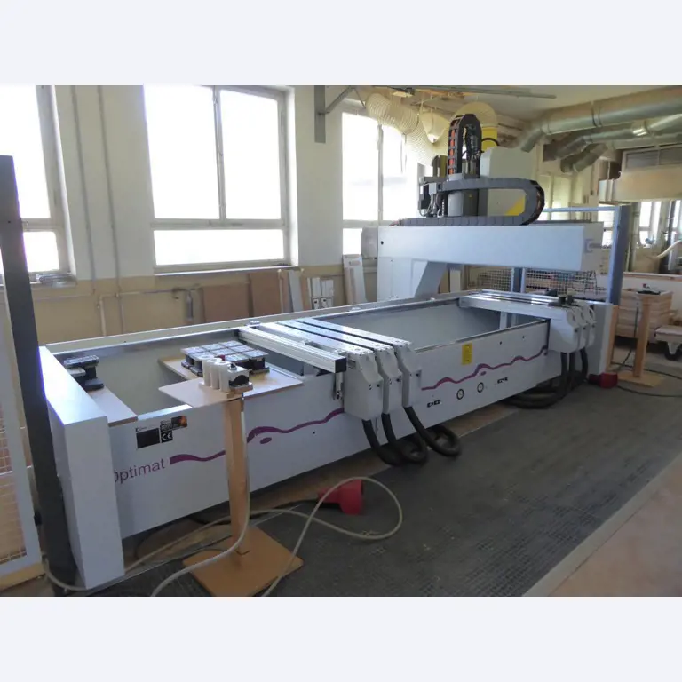 well-maintained woodworking machinery-2