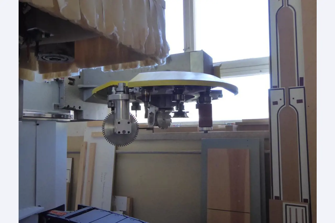 well-maintained woodworking machinery-5