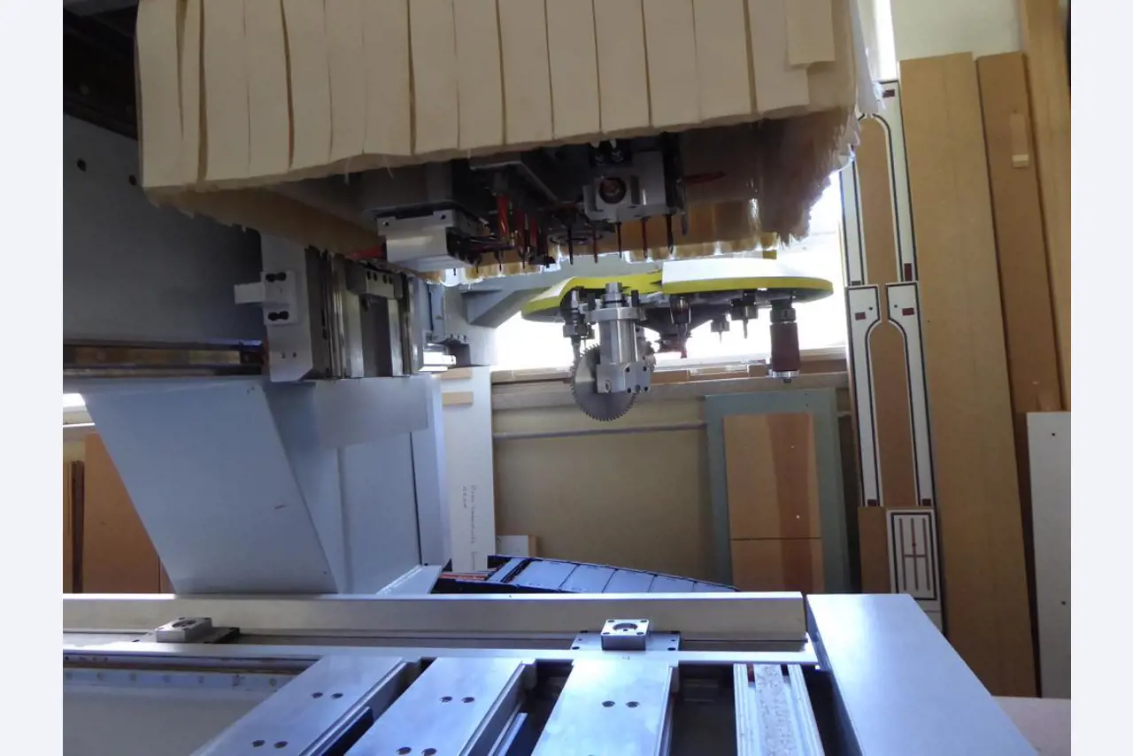 well-maintained woodworking machinery-7